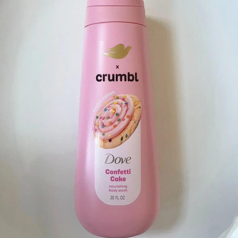 New! Bundle of 3 Dove x Crumbl set body wash confetti lemon strawberry cake - Picture 3 of 5